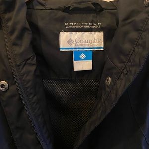 Size Small Women’s Columbia Rain jacket.